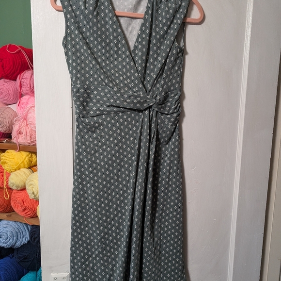 Dress - Picture 3 of 4